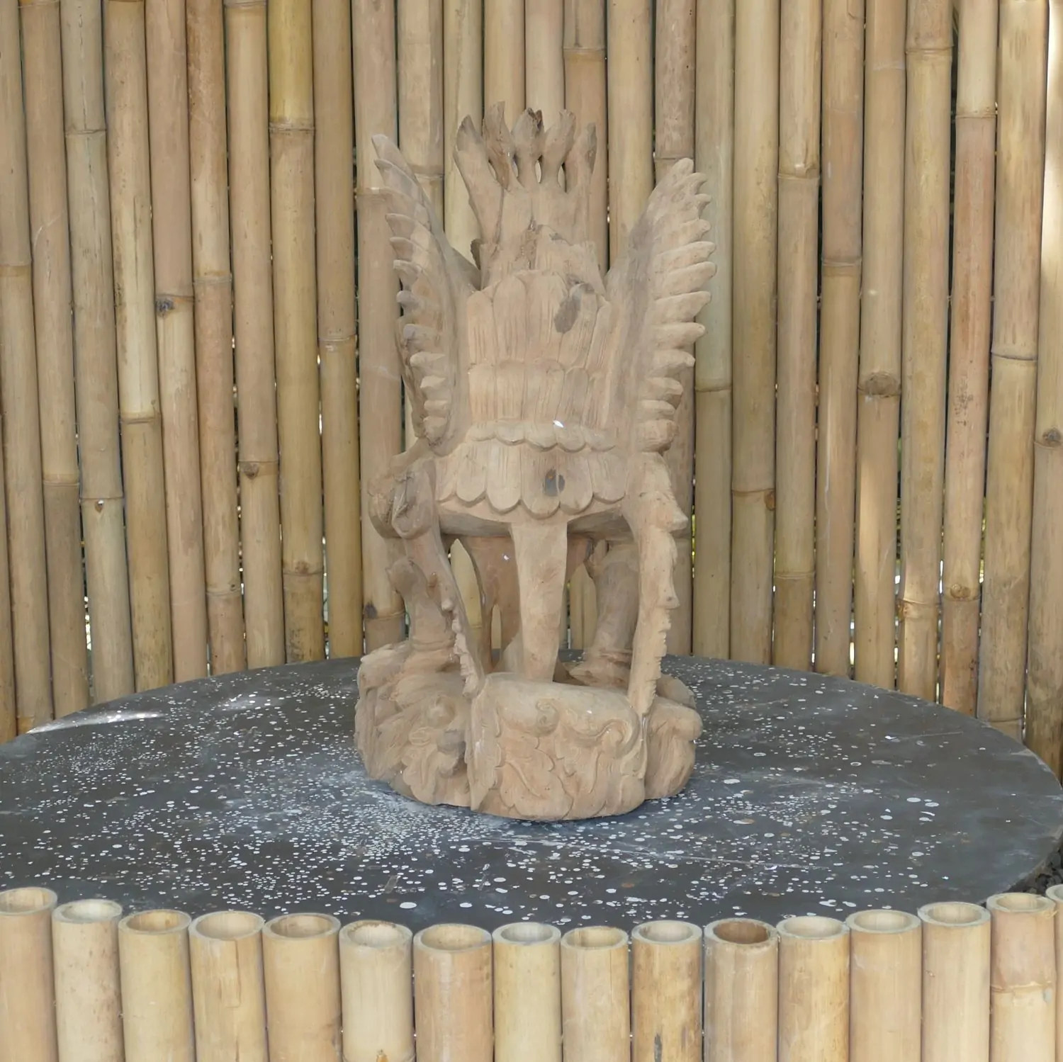  Product image 1 of the product “Garuda made from wood, one part, natural finish ”